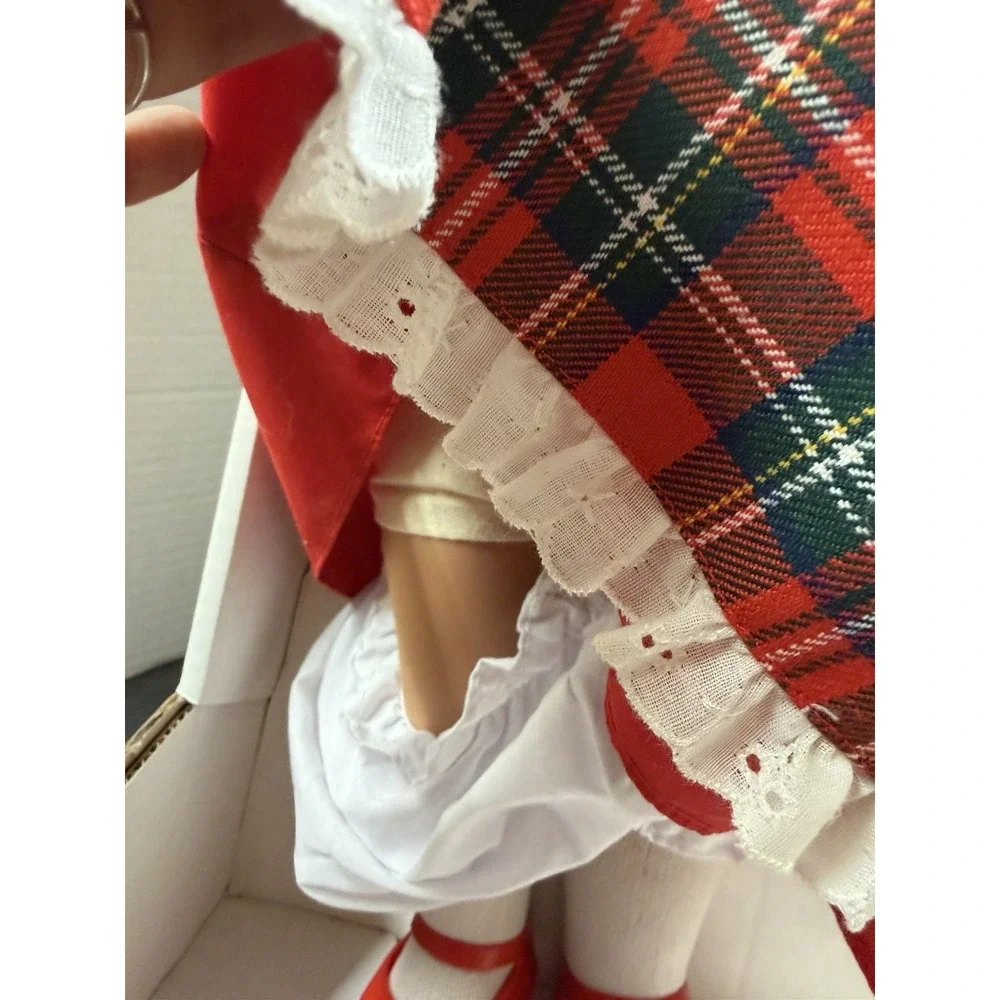 SIGNED BY MAKER ANNELIESE BATZ LISSI DOLL  SHERRY IN BOX COA   1992 READ/PHOTOS